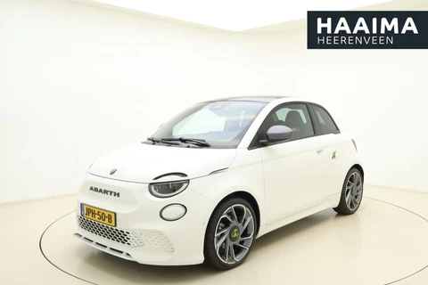 Fiat 500 Abarth 42 kWh | Sportief | Panoramadak | Keyless | Alcantara lederen bekleding | 17" Lichtmetalen velgen | Camera | Navigatie