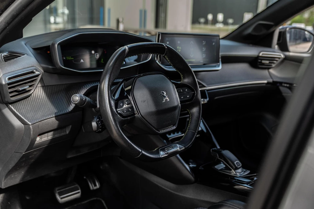 Peugeot 208 – foto 10