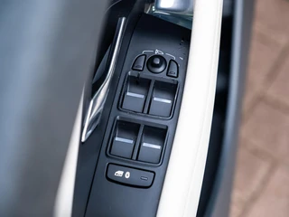 Jaguar E-PACE – thumbnail 24