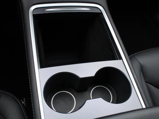 Tesla Model Y – thumbnail 25
