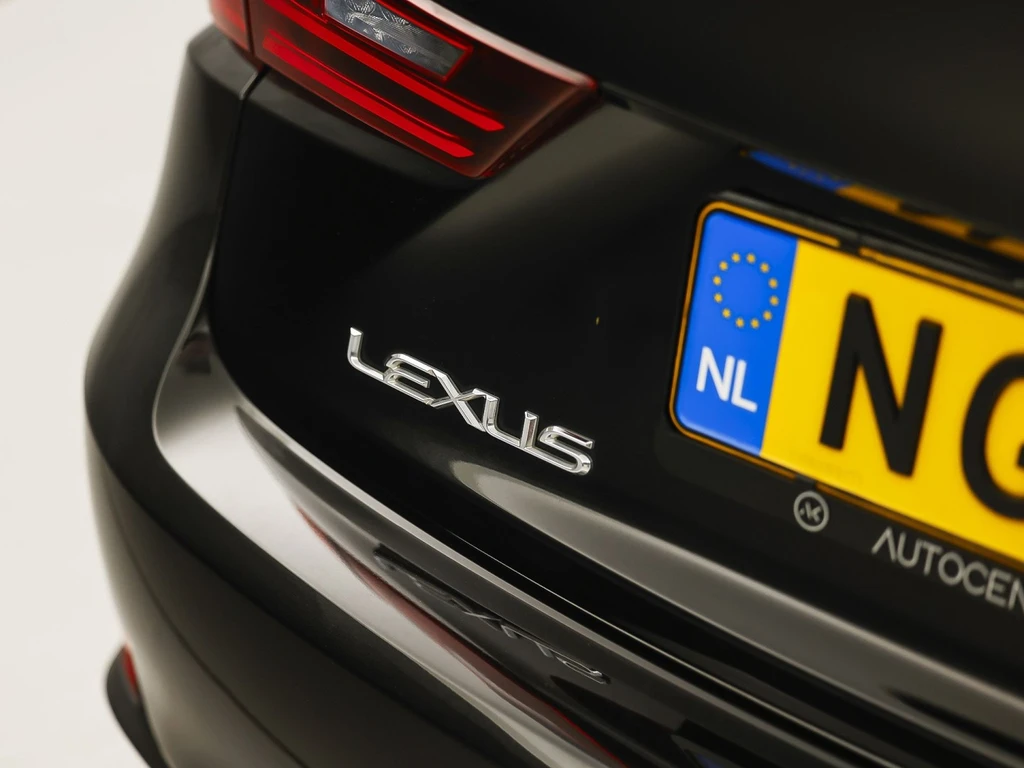 Lexus IS – foto 32