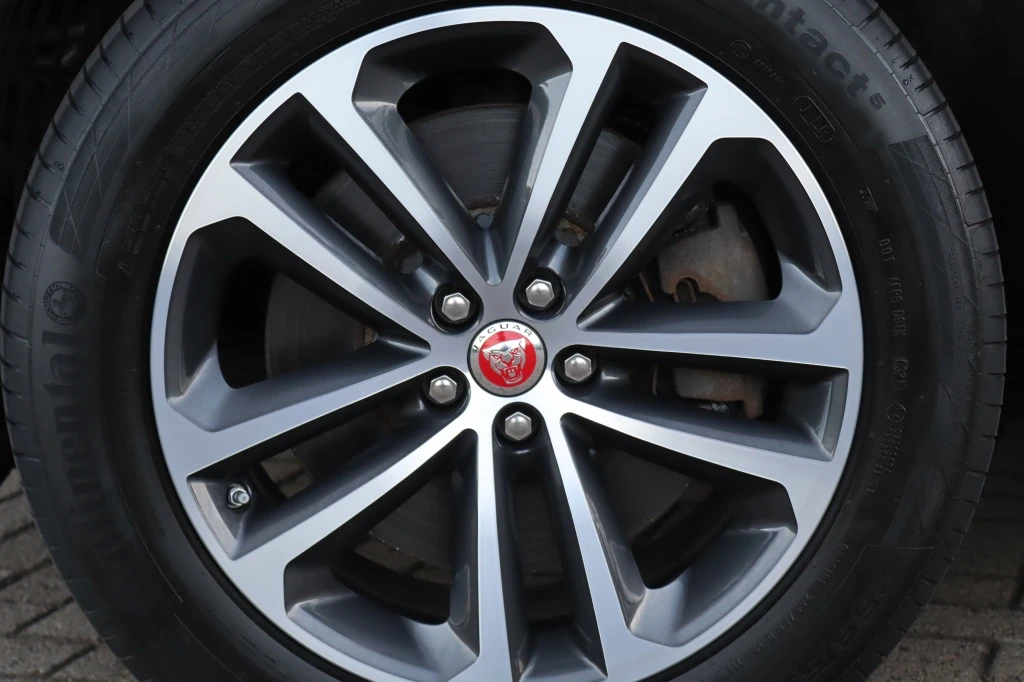 Jaguar F-PACE – foto 19