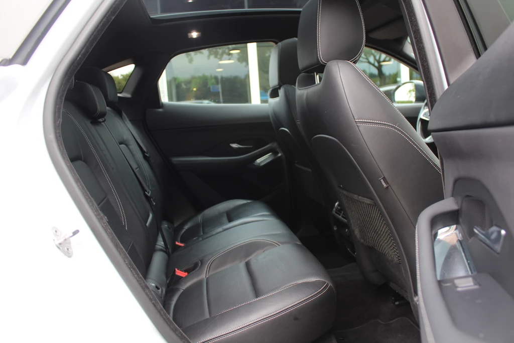 Jaguar E-PACE – foto 15