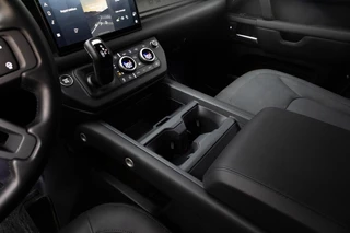 Land Rover Defender – thumbnail 15
