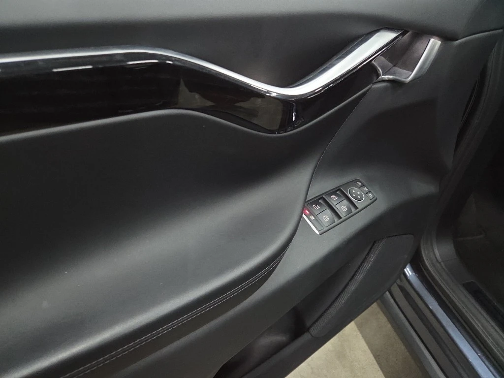 Tesla Model X – foto 37