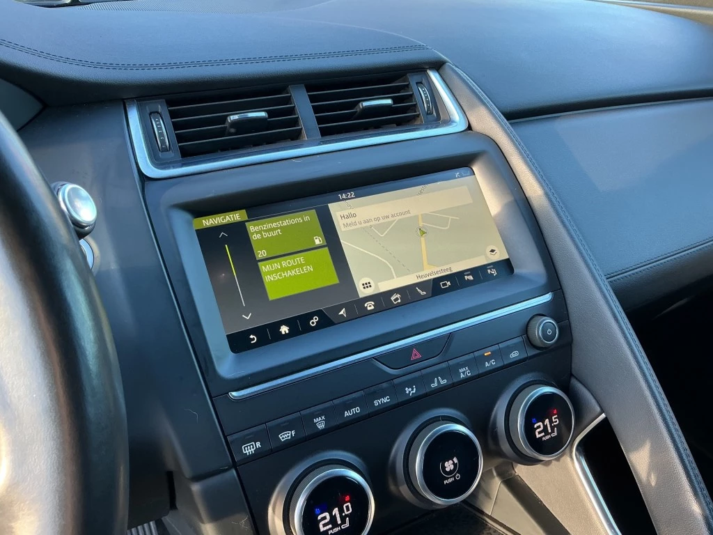 Jaguar E-PACE – foto 17