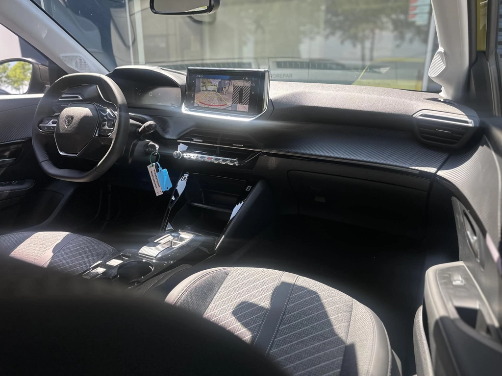 Peugeot 208 – foto 11