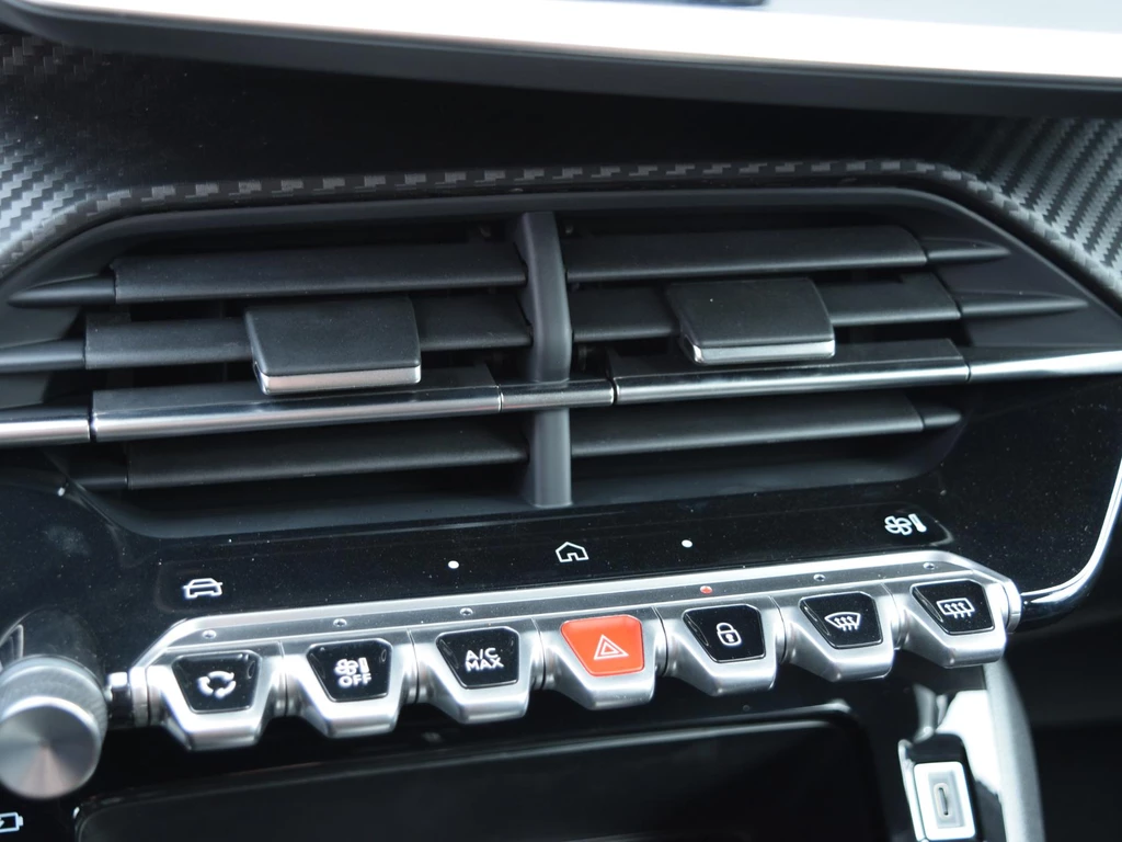 Peugeot 208 – foto 15