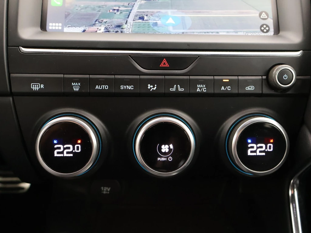 Jaguar E-PACE – foto 27