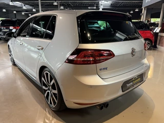 Volkswagen Golf – thumbnail 3