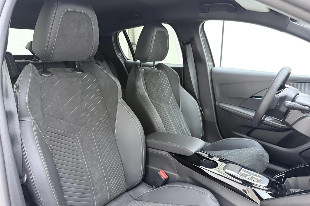 Peugeot e-208 – foto 14