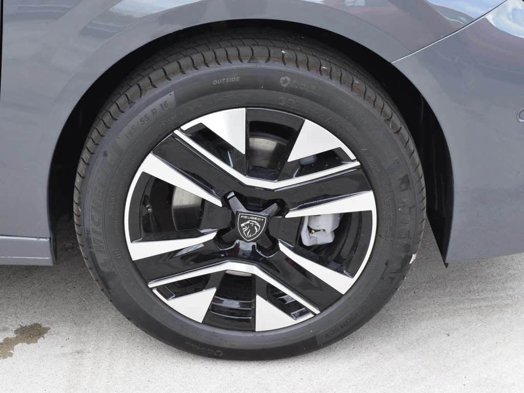 Peugeot 208 – foto 24