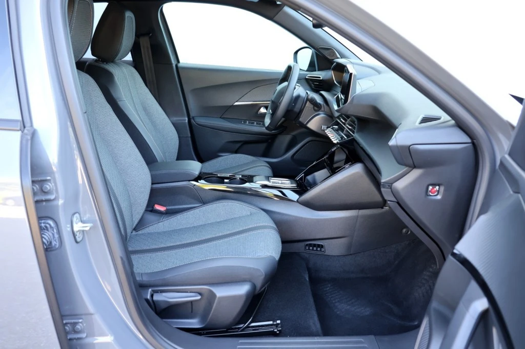 Peugeot e-2008 – foto 11