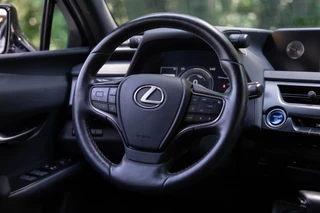 Lexus UX – thumbnail 16