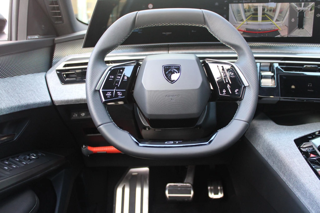 Peugeot e-3008 – foto 32