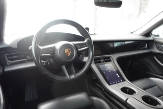 Porsche Taycan – thumbnail 10