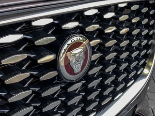 Jaguar F-PACE – thumbnail 37