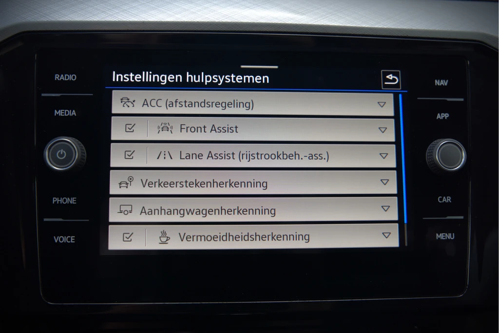Volkswagen Passat – foto 53