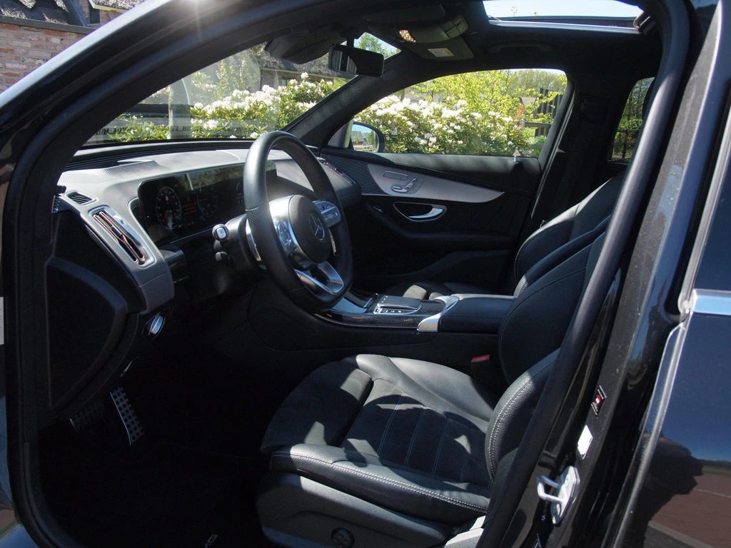 Mercedes-Benz EQC – foto 14