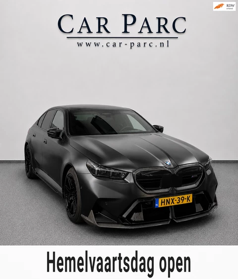 BMW 5-serie M5 1000+PK BTW/AKRAPOVIC/FULL PPF XPEL/KERAMISCH/CARBON M-PERFORMANCE/EVENTURI/22 & 23” VOSSEN/B&W/PANO/HUD/F.GARANTIE