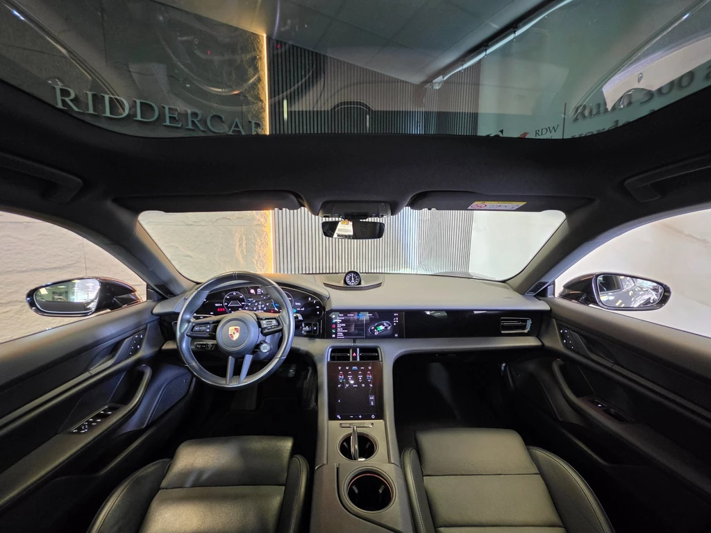 Porsche Taycan – foto 12