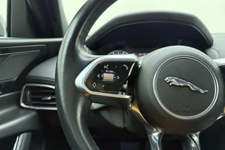 Jaguar XE – thumbnail 24