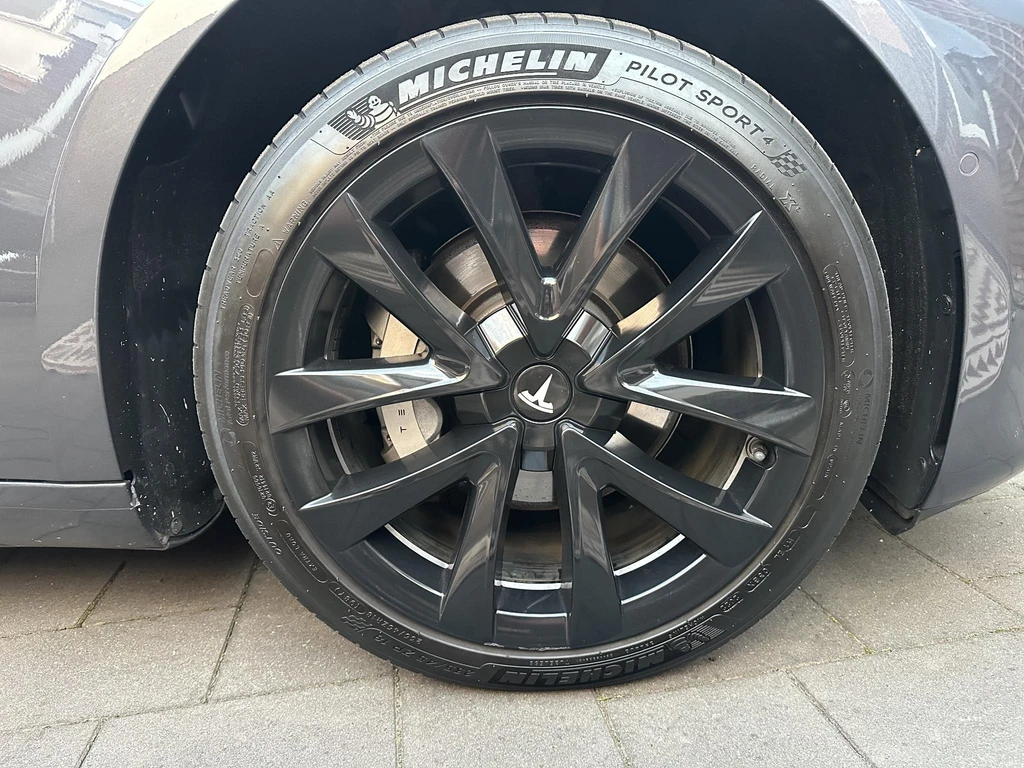 Tesla Model 3 – foto 9