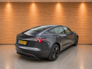 Tesla Model 3 – thumbnail 3