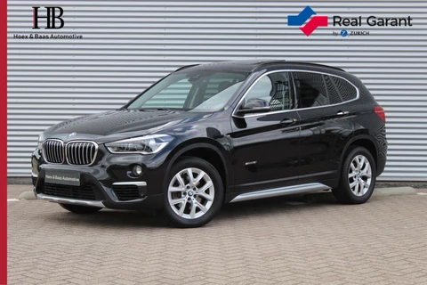 BMW X1 sDrive18i Pano/Headup/Stoelverw/Leder/Sportstoelen