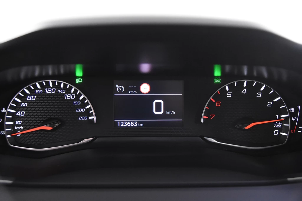 Peugeot 208 – foto 16