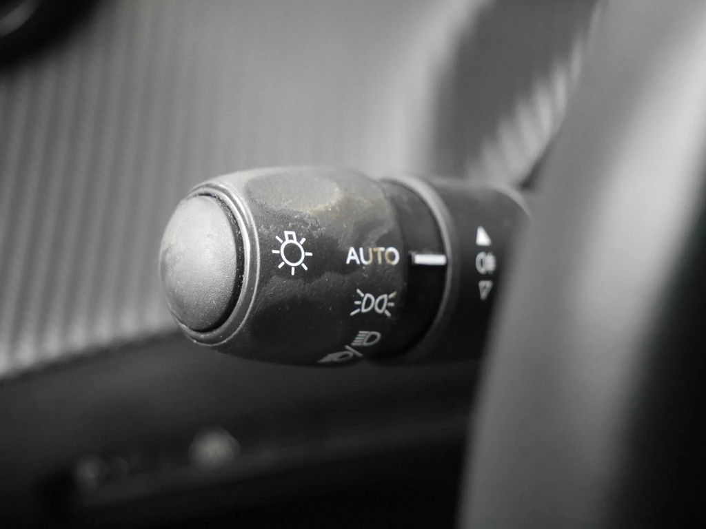 Peugeot 208 – foto 13