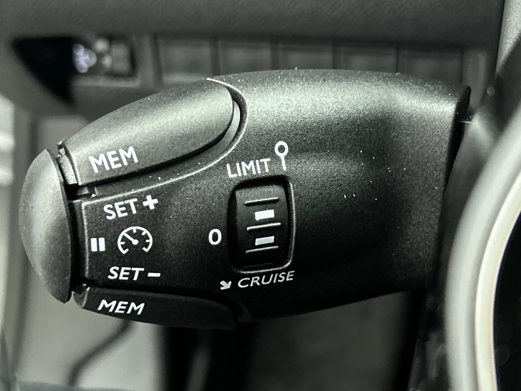 Peugeot e-2008 – foto 11