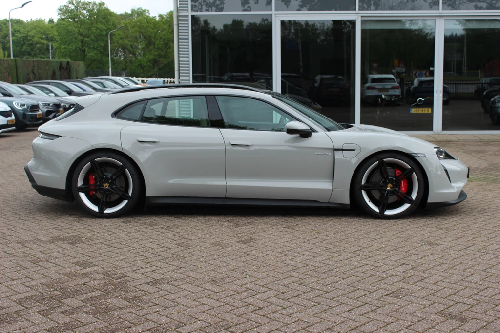 Porsche Taycan – foto 6