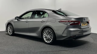 Toyota Camry – thumbnail 3