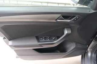Volkswagen T-Roc – thumbnail 10