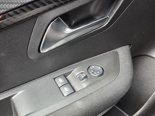 Peugeot 208 – thumbnail 22