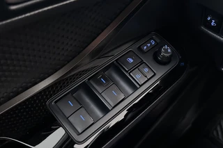 Toyota C-HR – thumbnail 16