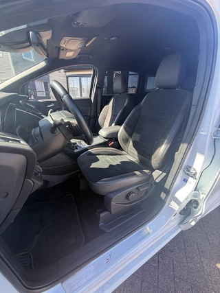 Ford Kuga – thumbnail 24