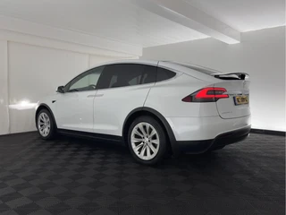 Tesla Model X – thumbnail 2