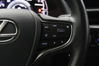 Lexus UX – thumbnail 15