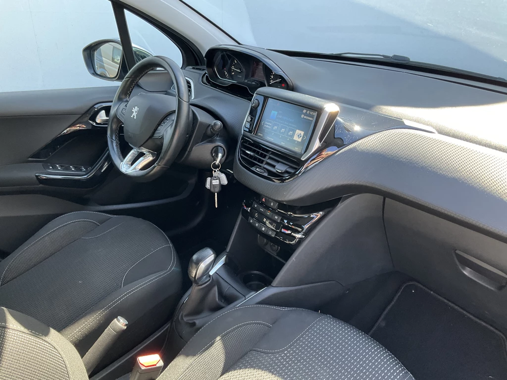 Peugeot 208 – foto 10