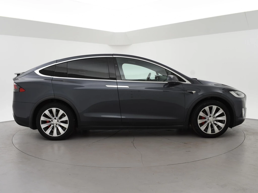 Tesla Model X – foto 11