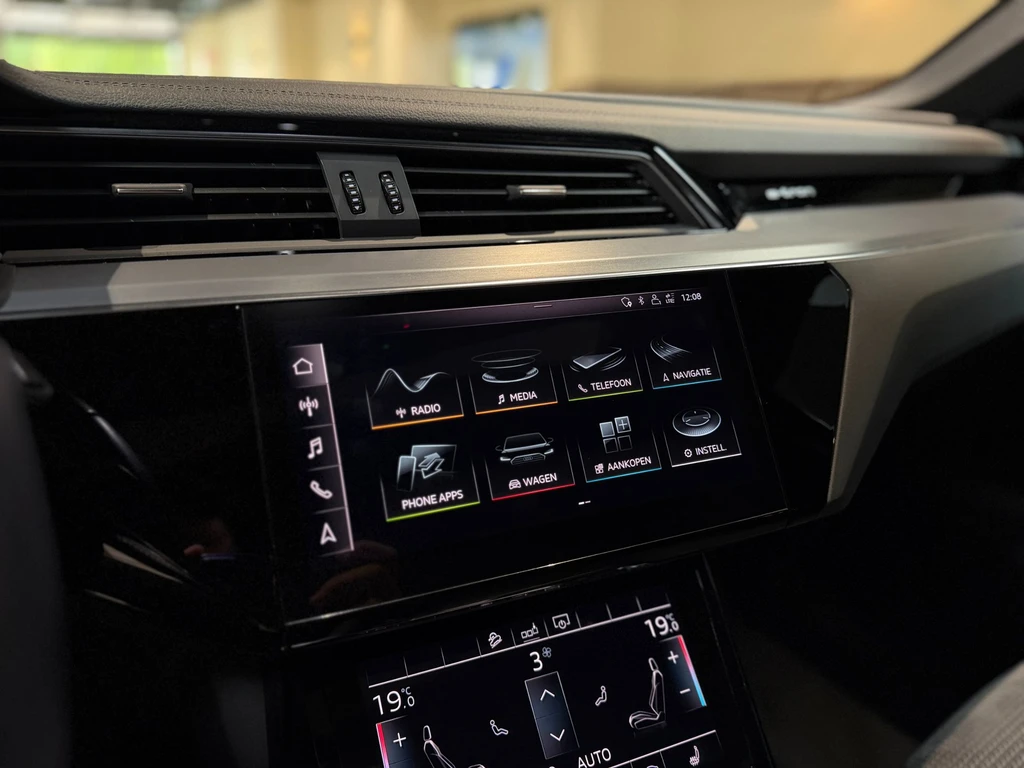 Audi e-tron – foto 24