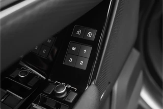 Land Rover Range Rover Velar – thumbnail 39