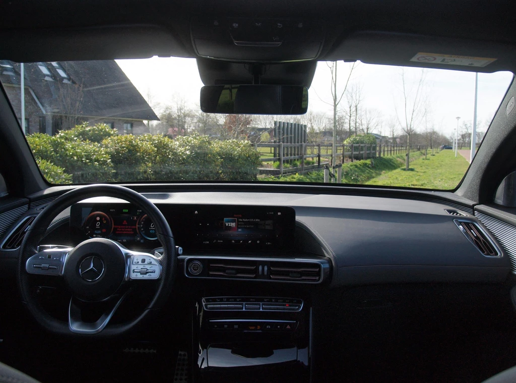 Mercedes-Benz EQC – foto 15
