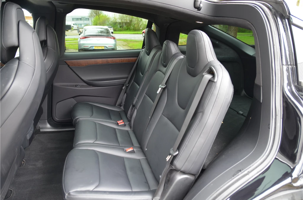 Tesla Model X – foto 15
