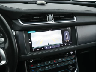 Jaguar XF – thumbnail 17
