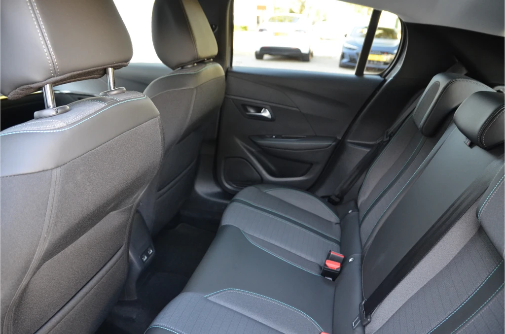 Peugeot e-208 – foto 12