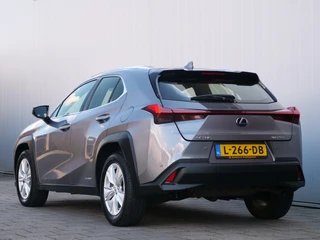 Lexus UX – thumbnail 2