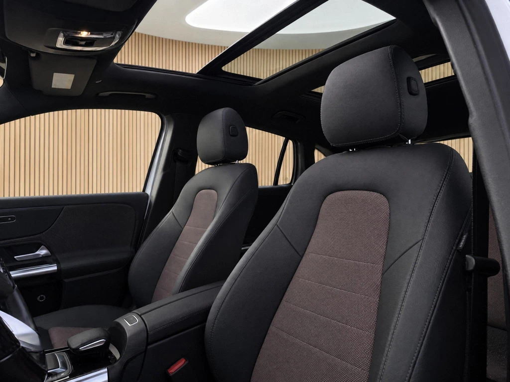 Mercedes-Benz EQA – foto 11